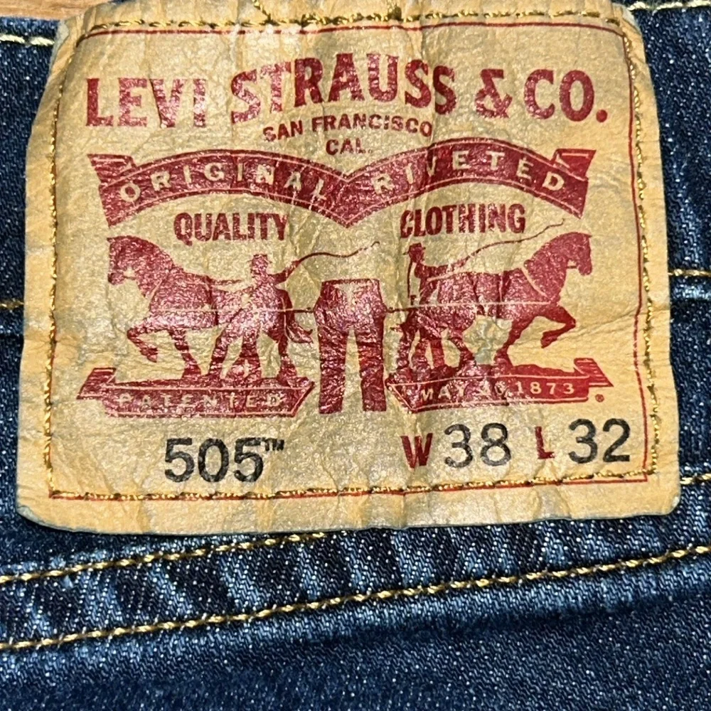 Mens Levi's 505 Dark Blue Straight Jeans Size 38 - Picture 2 of 11